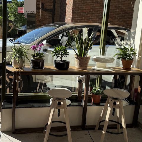 The Moss Nail Spa, spa in Guildford, United Kingdom